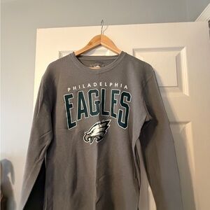 Team Apparel Gray Men's Crewneck Sweatshirt with Subtle Logo